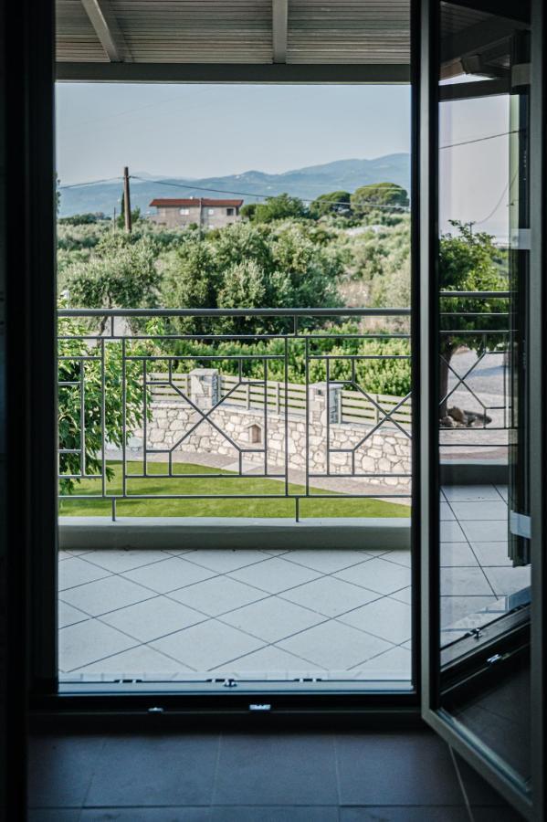 Terra Helios Suites & Studios Kyparissia Exterior foto