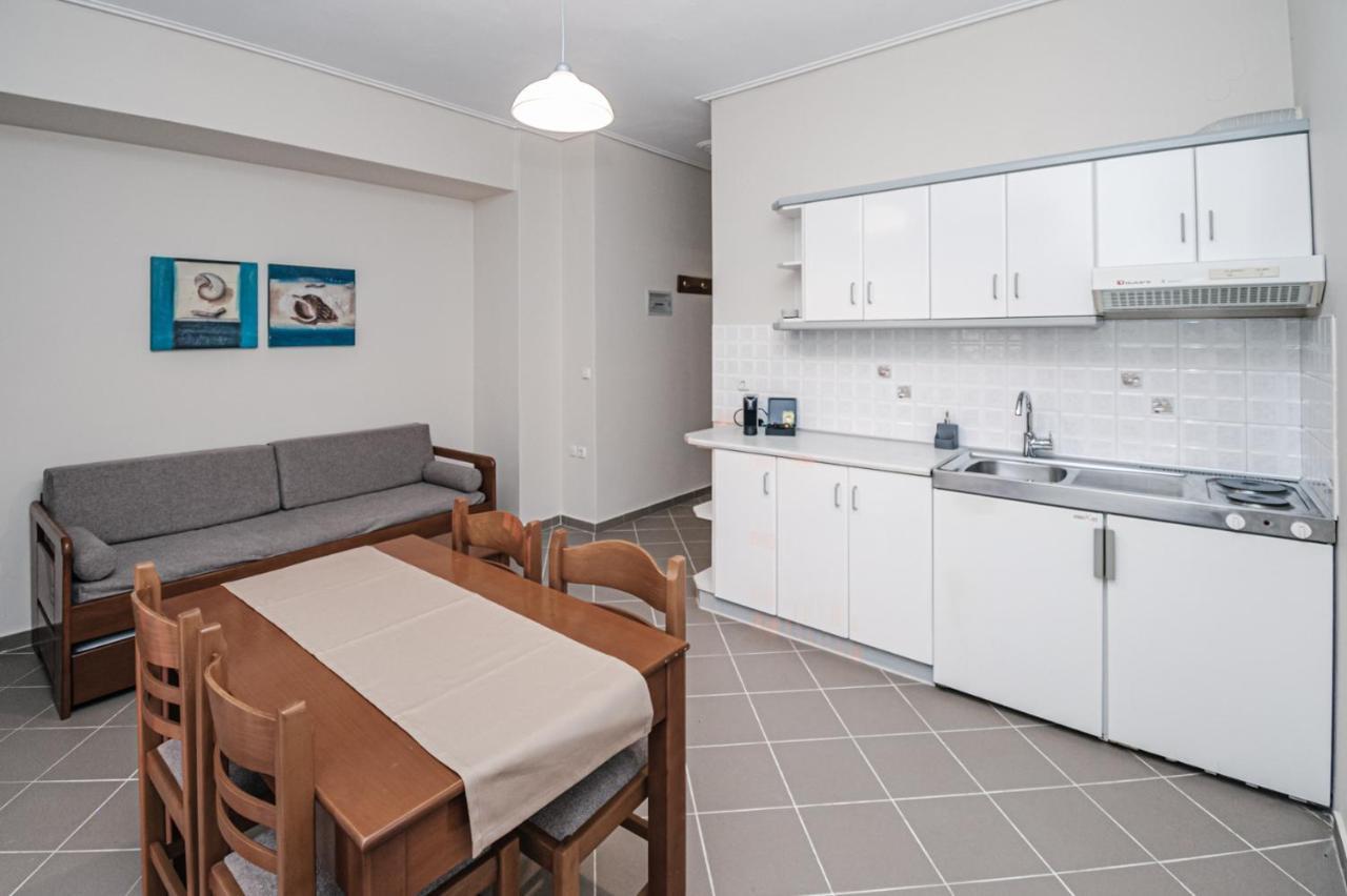 Terra Helios Suites & Studios Kyparissia Habitación foto