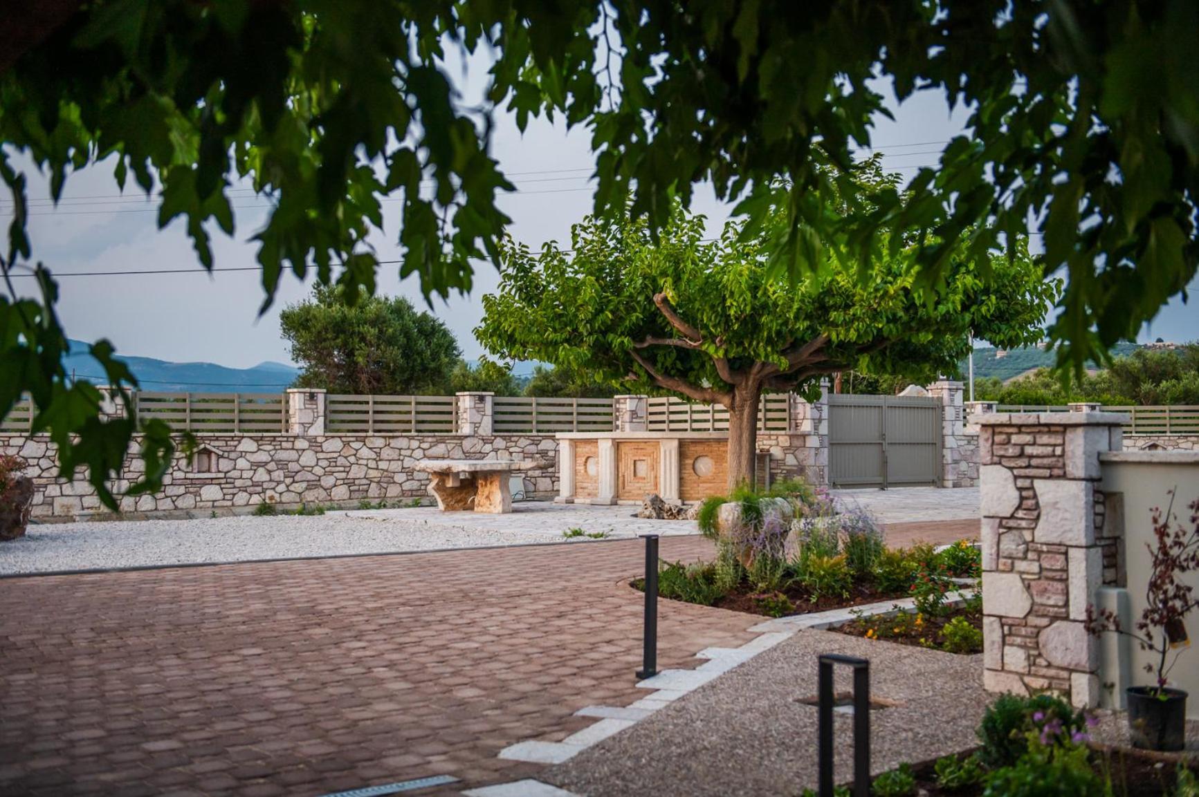 Terra Helios Suites & Studios Kyparissia Exterior foto