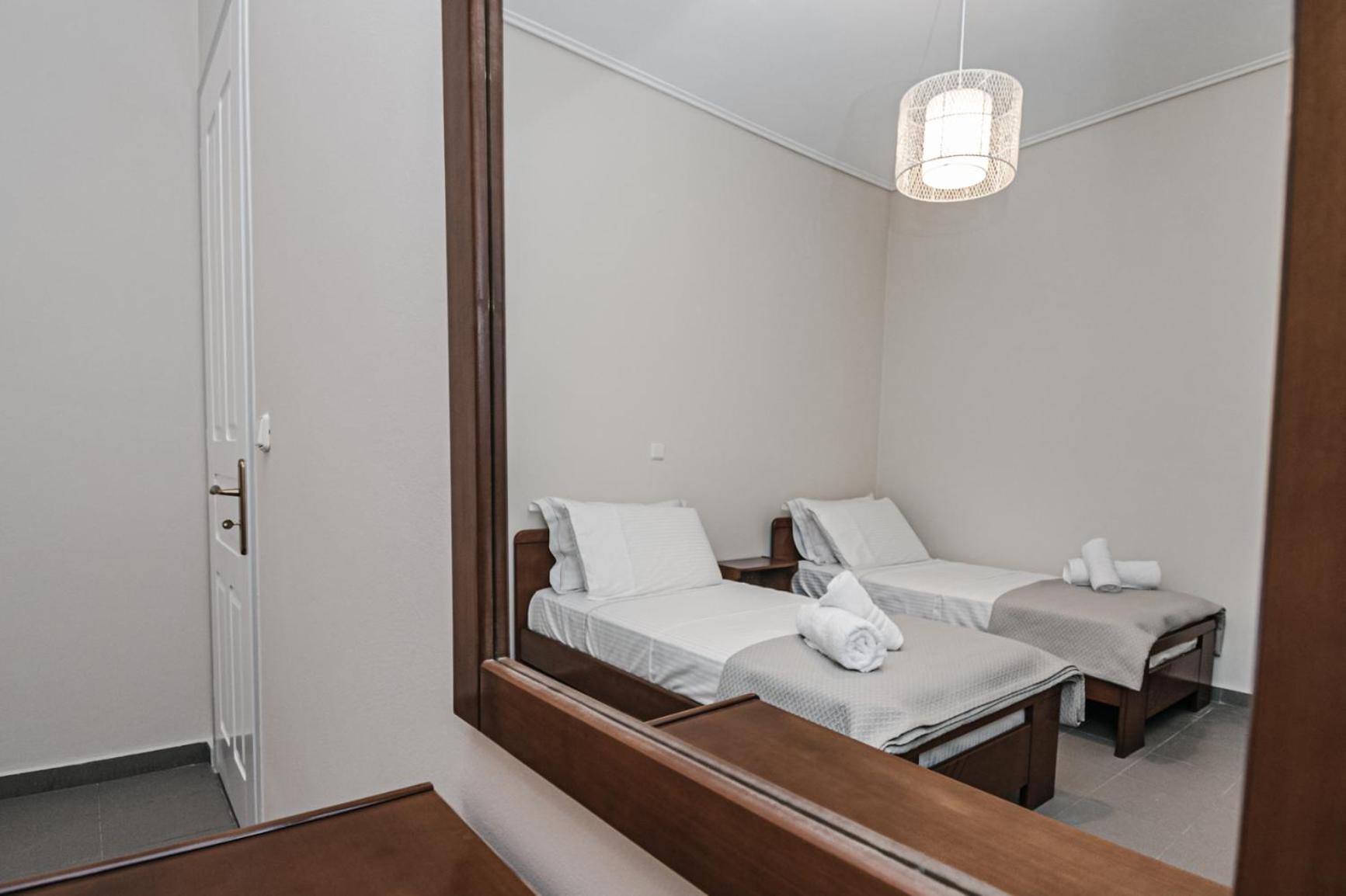 Terra Helios Suites & Studios Kyparissia Habitación foto