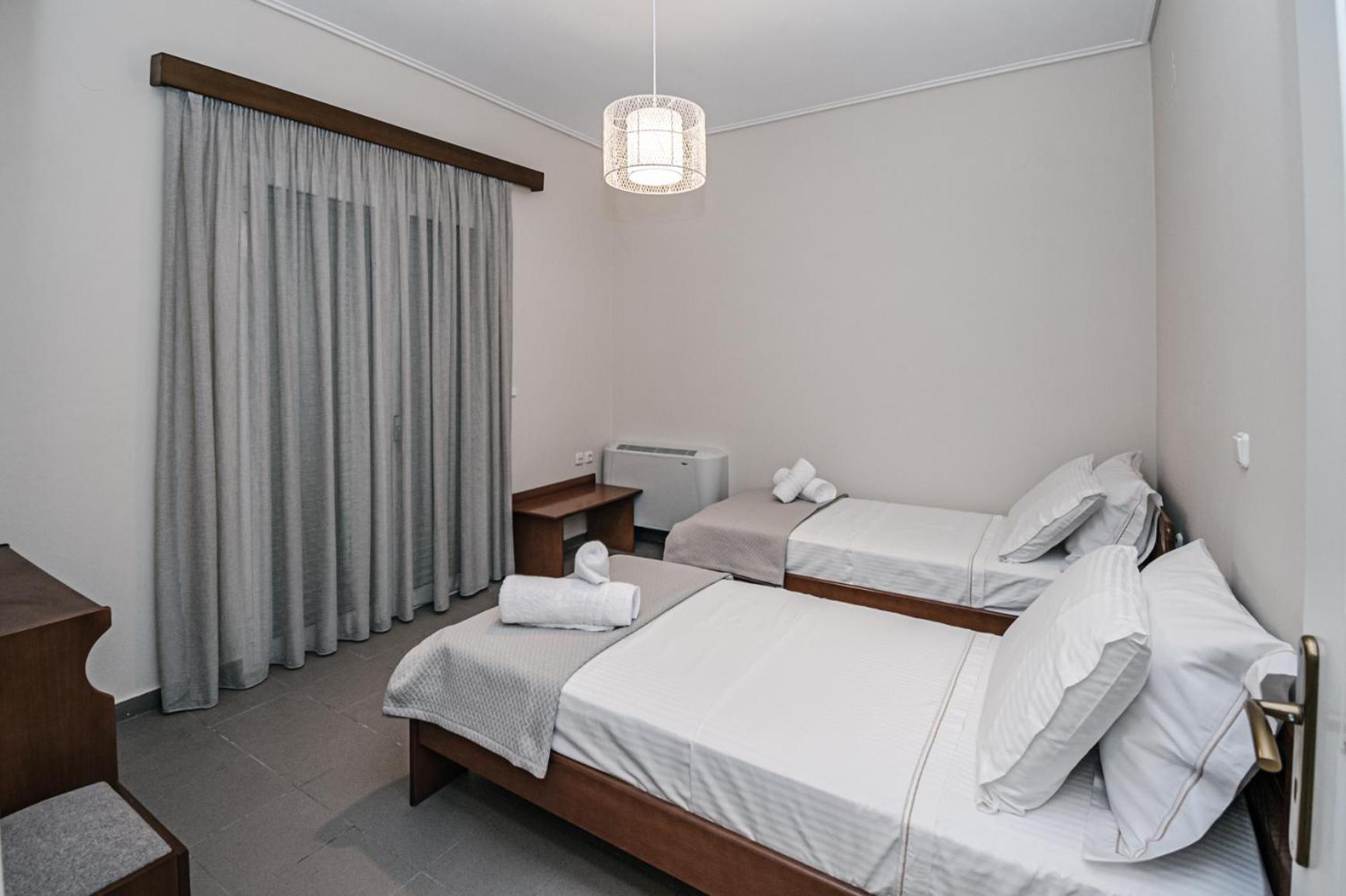 Terra Helios Suites & Studios Kyparissia Habitación foto