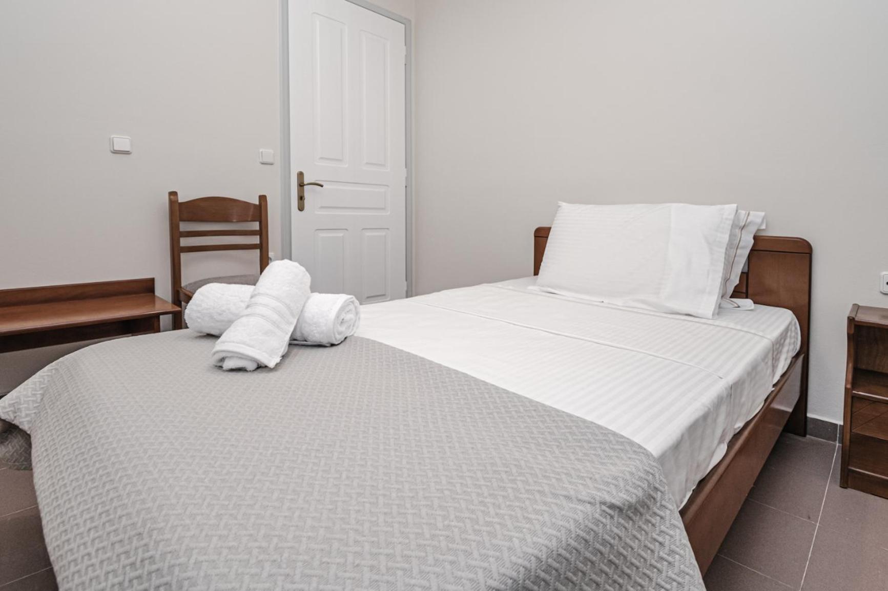 Terra Helios Suites & Studios Kyparissia Habitación foto